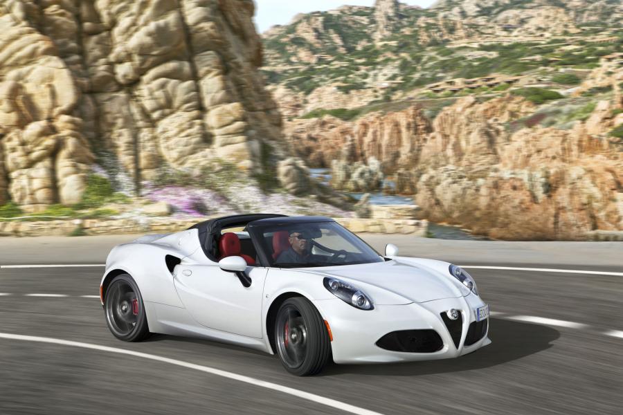  Alfa Romeo 4C Spider (960) 2015 года  (WW) (фото 57 из 59)